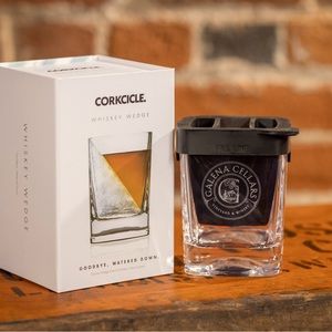 🥃 BRAND NEW 🥃 Corkcicle Whiskey Wedge